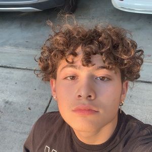 Meet your Posher, Logan